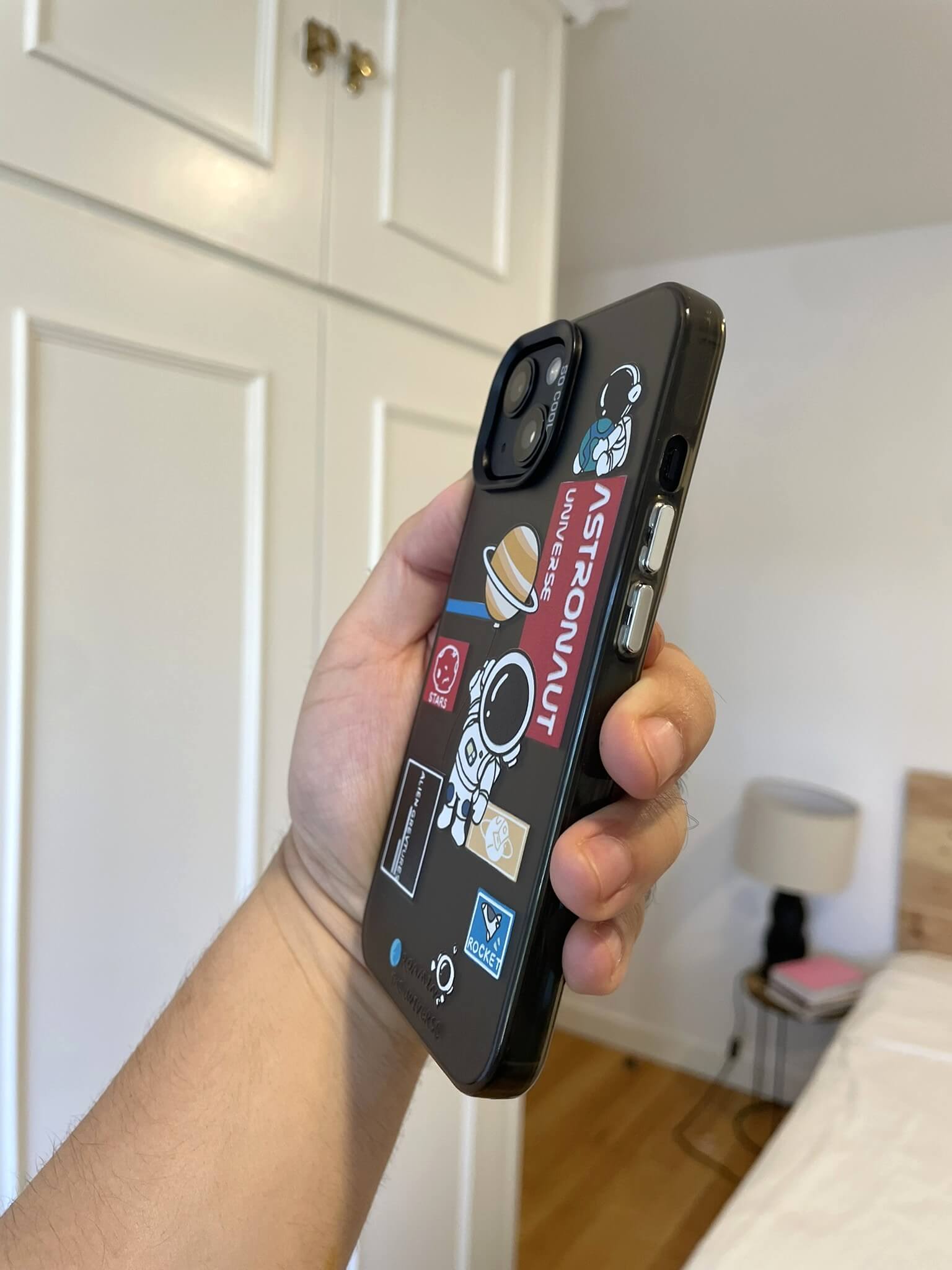 Case iPhone Astronauta - Dinámico y Juvenil