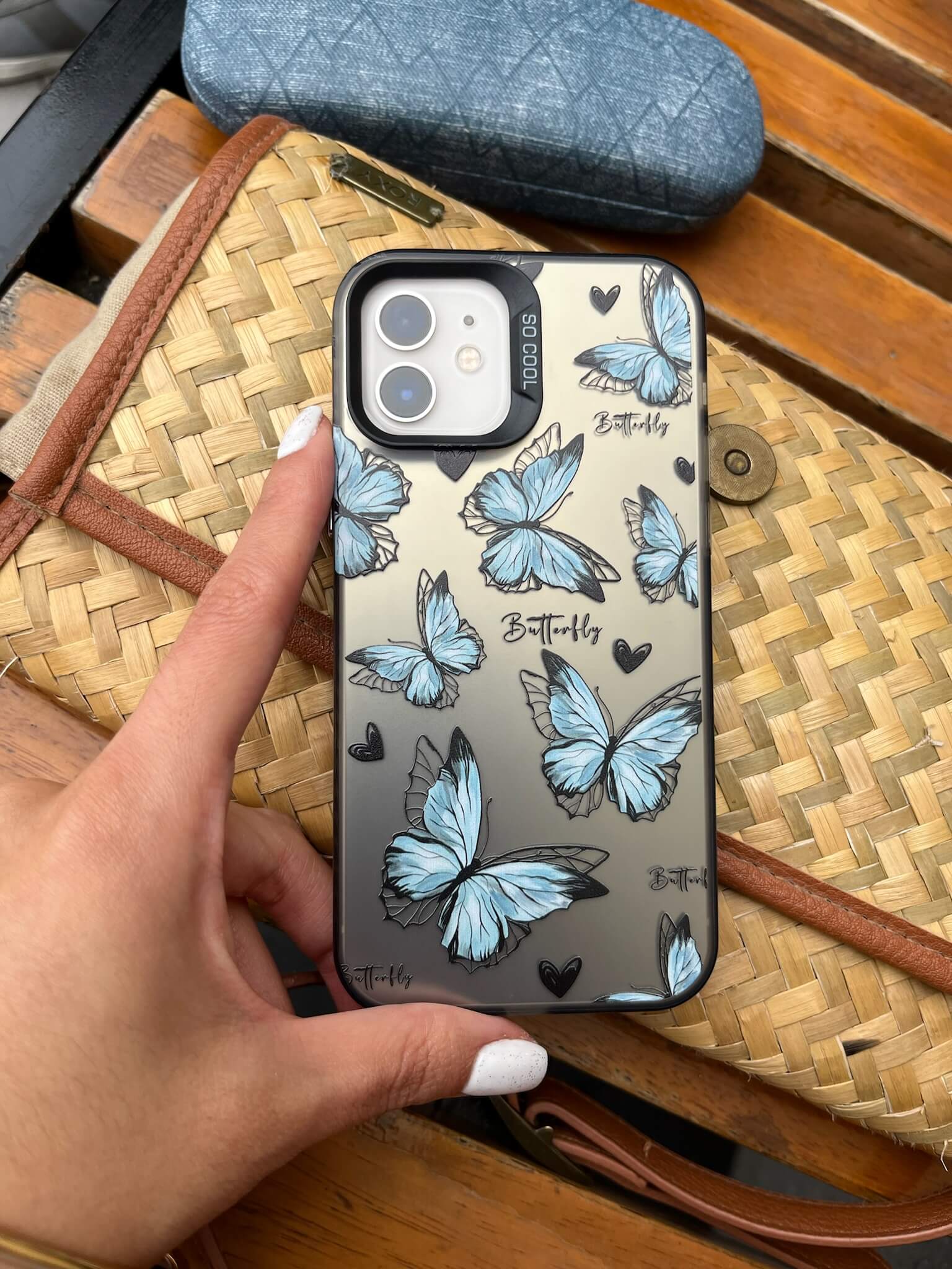 Case iPhone Butterfly: Textura Silver y Encanto